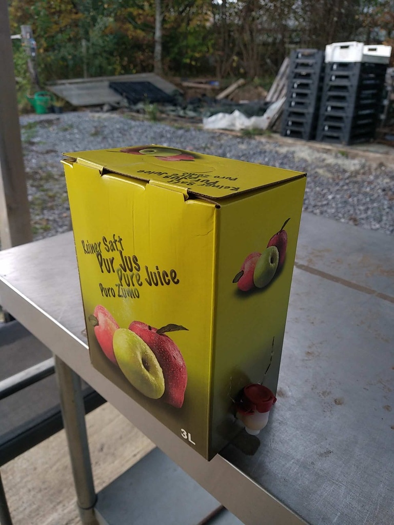 PROMO cubis de 3L de jus de pommes du verger des Terres de la Cala (3L)
