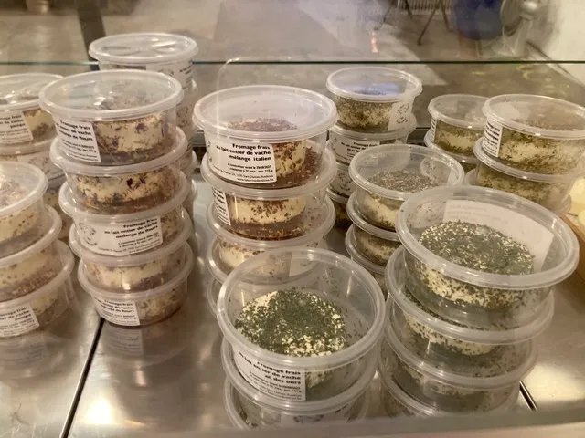 Fromage frais enrobé poivre noir environ 130gr 