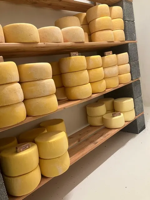 Fromage vieux à pate dur L'Or de Villers en tranches environ 250gr (7 mois d'affinage) 